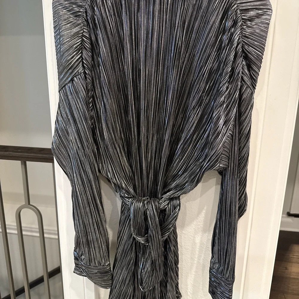 Le Lis Metallic Pleated Shirt Dress XS Black Silver Belted Mini Party Holiday - Picture 5 of 5